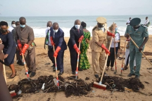 Célébration officielle de la JMO à Ahua (Jacqueville) : Jean-Luc ASSI présente les enjeux socioéconomiques du littoral aux populations