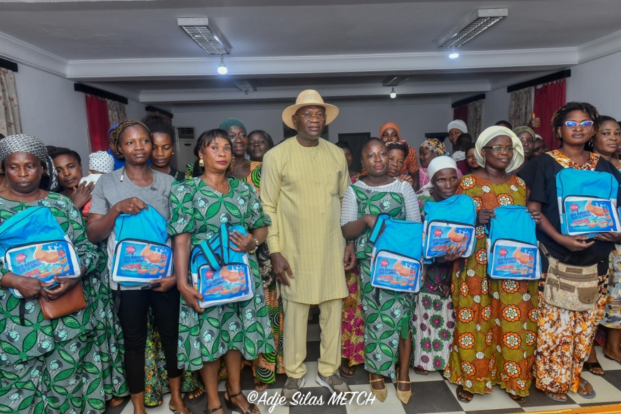 Côte d&#039;Ivoire : Silas Adje Metch engage une association de femmes de Dabou pour la campagne électorale du RHDP