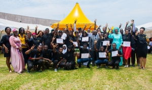 La Fondation MTN offre un certificat à 100 jeunes de la communes de Port-Bouët après 3 mois de formations sur le digital