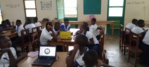 Gagnoa/ les élèves du collège enfant  Jésus initiées à la programmation