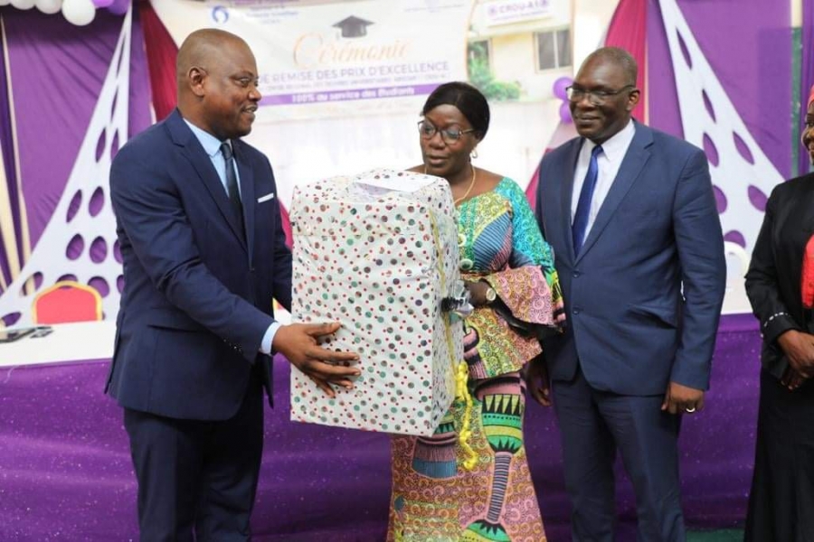 Côte d’Ivoire/ Université FHB : Six agents décorés en présence de la présidente du Conseil de gestion du Crou-A1