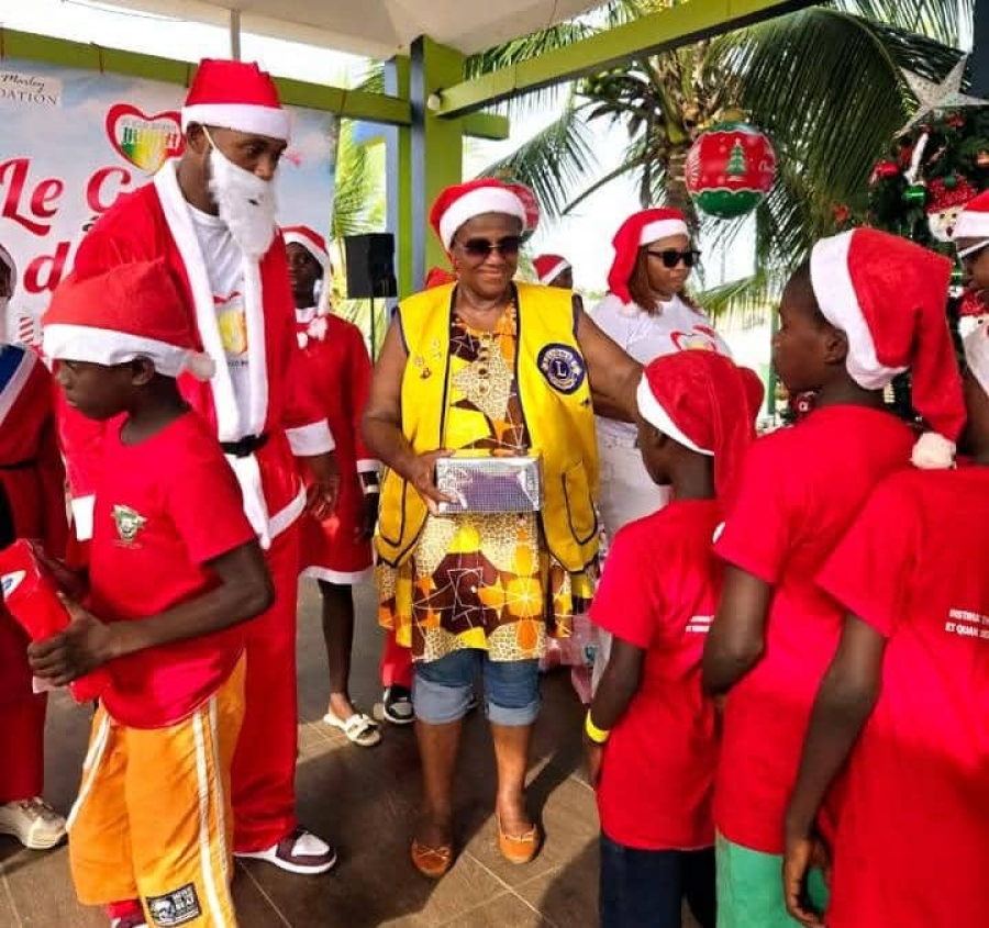 Caravane de Noël: l'ONG Nklo Bakan offre la joie à 3000 enfants à Abidjan et à l'intérieur du pays