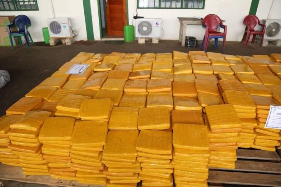Saisie de 30 tonnes de sucre et de 1,205 tonne de cannabis par les douanes ivoiriennes