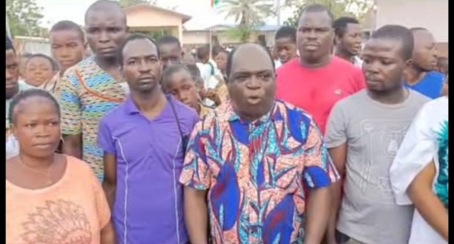 Côte d’Ivoire/Rentrée scolaire 2024-2025 : des parents et élèves bloquent l’accès du collège moderne de l’aéroport