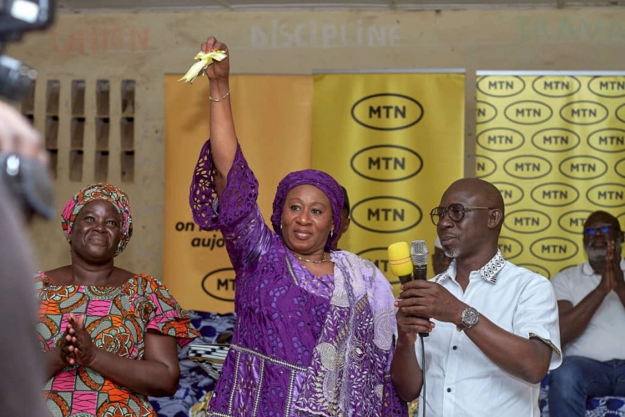 Côte d’Ivoire : MTN et son partenaire IHS offre un forage de château d’eau à l’association des femmes coopératives de Sissédougou