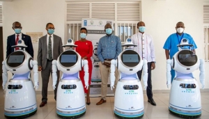Au Rwanda, des robots pour assister le personnel soignant dans la prise en charge de la COVID-19