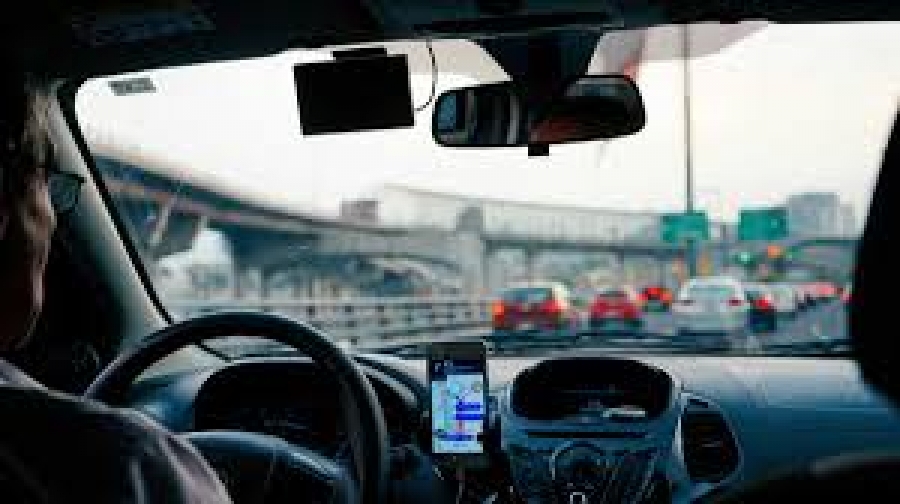 Côte d’Ivoire : quand la conduite des chauffeurs de VTC inquiète les usagers de la route