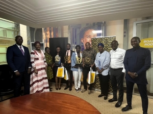 PRIX EBONY 2022 : Le DG de MTN-CI Djibril Ouattara reçoit les lauréats de la 24ième