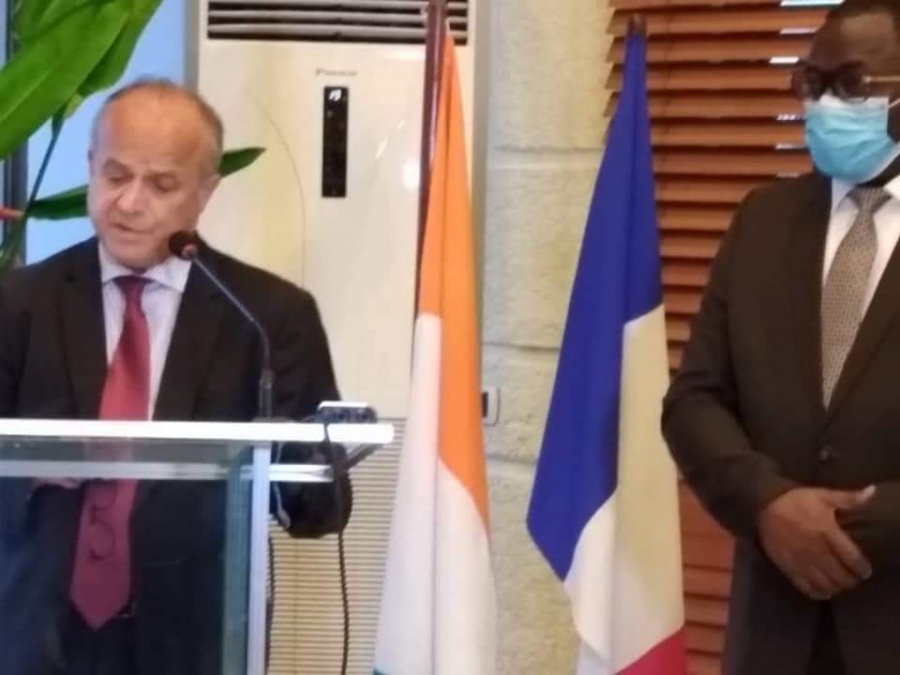 Résidence de l'ambassadeur de France en Côte d'Ivoire : Paulin Danho a assisté à la cérémonie de décoration du général Alexandre Apalo