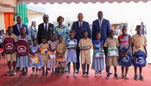 Rentrée Scolaire 2023-2024 : Le Premier Ministre Patrick Achi lance Officiellement la distribution de 3 769 663 Kits scolaires pour 7,7 Milliards FCFA