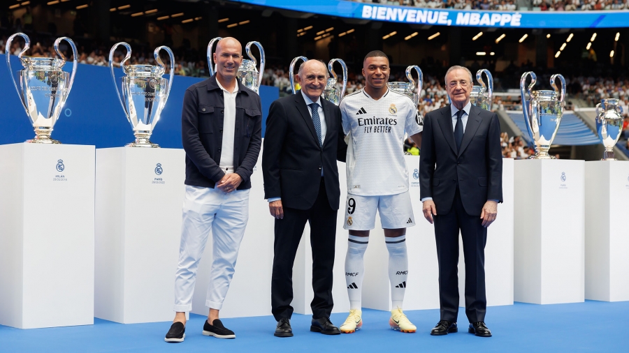 Football/Real Madrid : Kylian M’bappé présenté à plus de 85.000 supporters au Santiago-Bernabeu