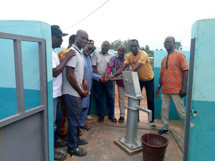 Côte d’Ivoire/Éducation et accès à l'eau potable: la Fondation PETROCI apporte un soutien aux villages de Pokoukro et Loua