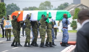 La Côte d’Ivoire rend un hommage aux militaires tués dans l’attaque de Kafolo