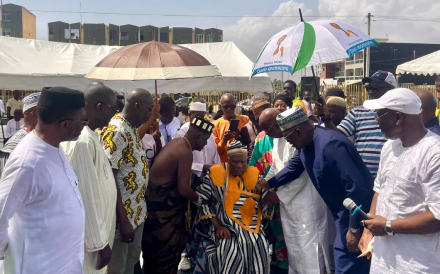 Côte d'Ivoire/Port-Bouët : le ministre Moussa Dosso installe le chef central du woroba
