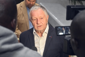 Côte d’Ivoire : Jean Michel Aulas, président de la fédération française de football féminin, séjourne à Abidjan