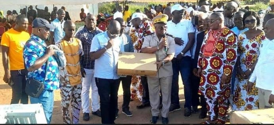 Côte d'Ivoire/Duékoué : du matériel médical remis au centre de santé de Petit-Duékoué