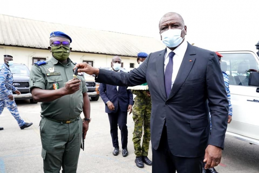 Defense: : le Premier Ministre Hamed BAKAYOKO remet 60 véhicules de type 4X4 à l’armée et à la gendarmerie nationale