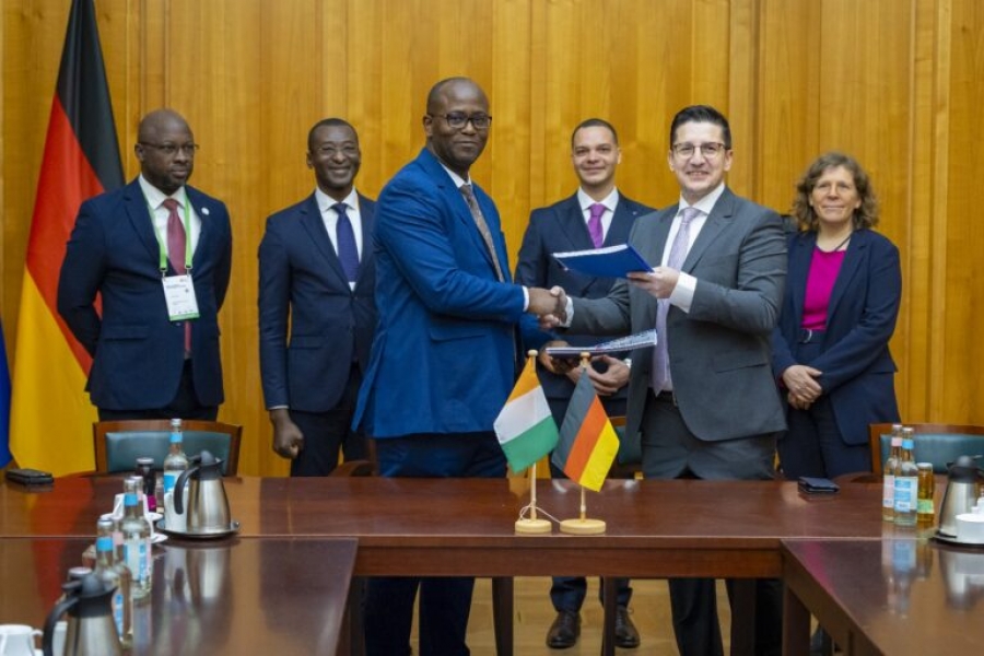 Côte d’Ivoire: un accord de 98 milliards FCFA pour l’électrification de 400 campements