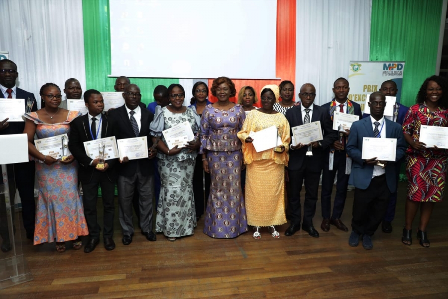 Mérite au Ministère du Plan et du Développement Nialé KABA prime ses meilleurs agents