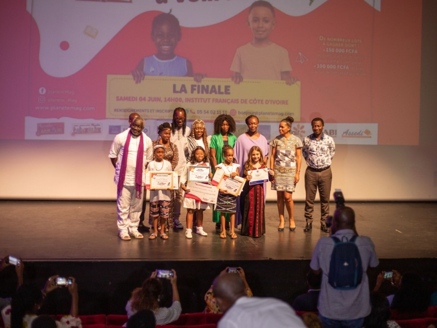 4 écoliers distingués à Abidjan dans le cadre du grand concours de lecture