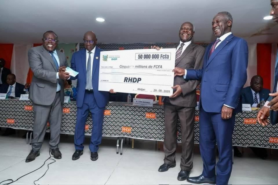 Côte d’Ivoire-Présidentielle 2025 : les députés RHDP offre 133 millions F CFA au candidat Alassane Ouattara pour sa campagne électorale