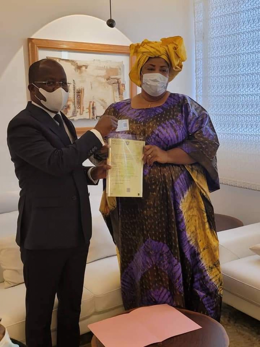 VACCINATION COVID-19: L’ARTISTE COMÉDIENNE BLEU BRIGITTE, AMBASSADRICE DE LA LUTTE CONTRE LA COVID-19 EN CÔTE D'IVOIRE.