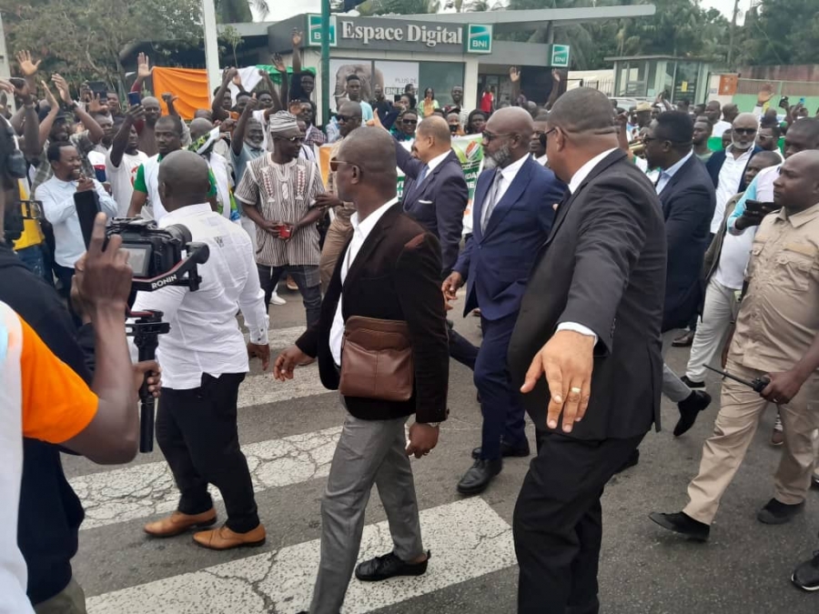 Côte d'Ivoire : accompagné par ses partisans, Jean-Louis Billon dépose officiellement sa candidature à la CEI pour la présidentielle 2025