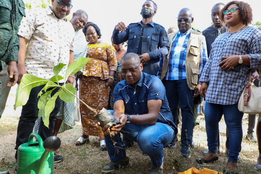 Changement climatique : Sidi Touré : « La nature nous interpelle : périr ou agir maintenant? »
