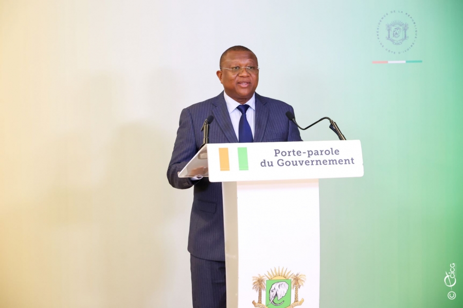 Côte d’Ivoire : adoption d’un projet carte jeune visant à offrir un accès facilité à des services essentiels