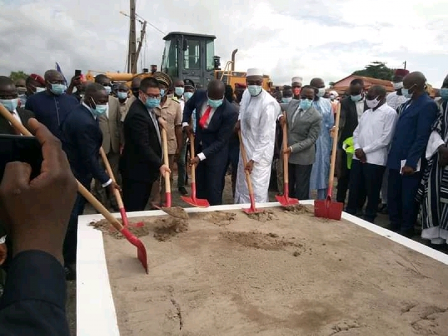 Bafing : Les travaux du bitumage de l&#039;axe Touba-Ouaninou-Sahouêla  lancés