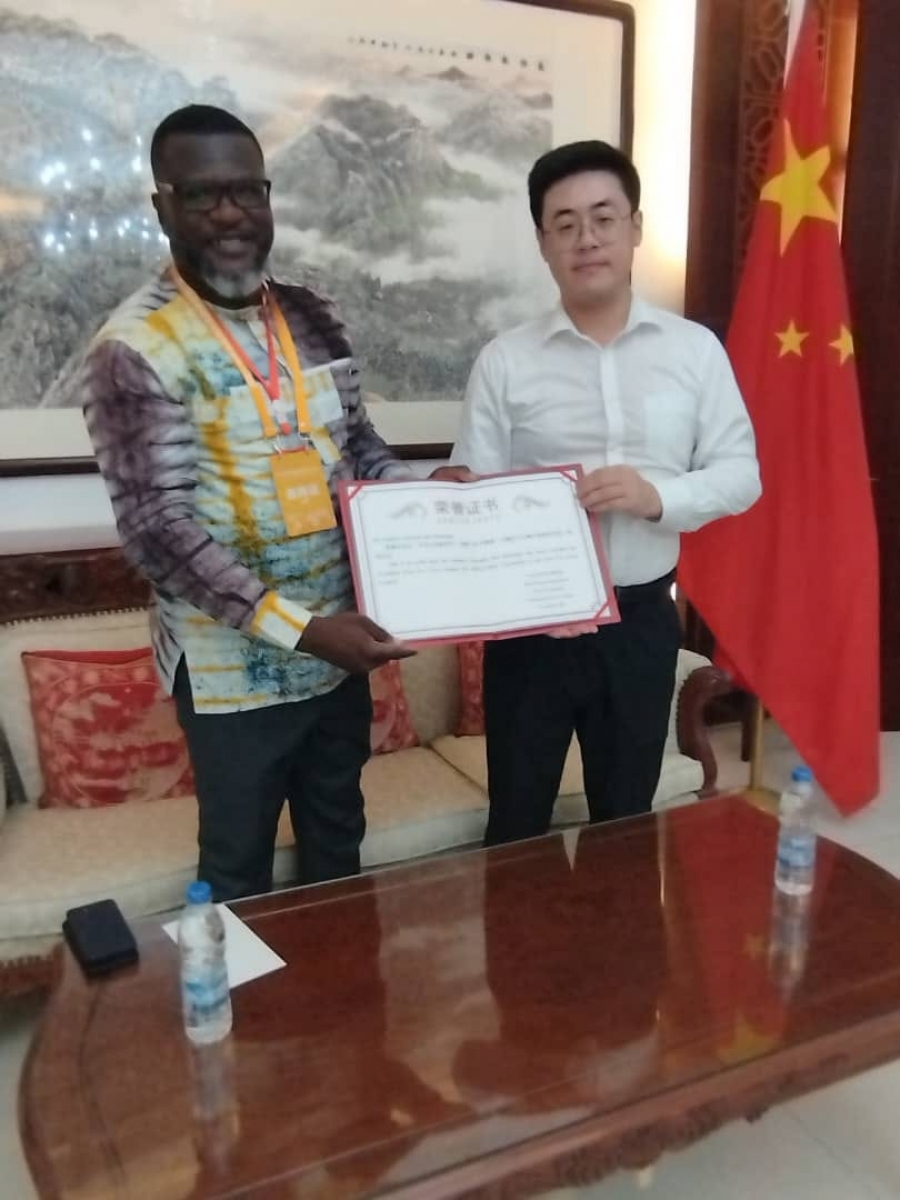 Côte d’Ivoire : Rodrigue Ouakiri, Président du Club des Amis de la Chine honoré par l&#039;Ambassade de Chine