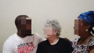 Côte d&#039;Ivoire : une Française de 82 rejoint Christ, son amoureux brouteur, à Abidjan, et défie ses parents