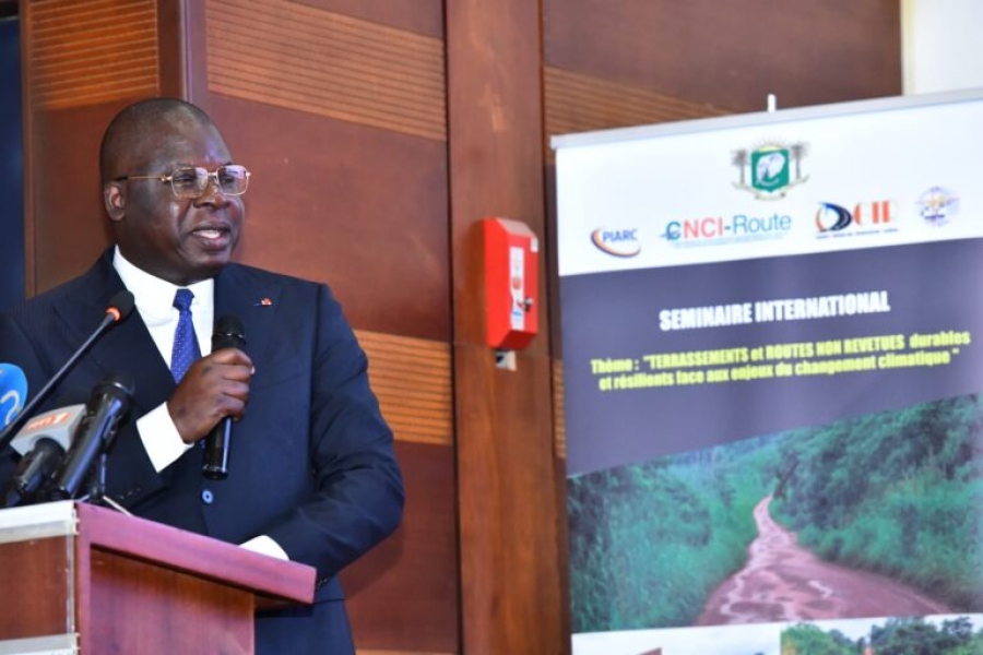 Côte d’Ivoire: le ministre Amédé Kouakou annonce un guide national des terrassements pour l’entretien des routes