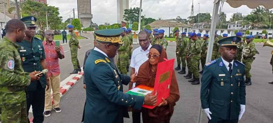 Côte d’Ivoire/Levée de corps : les Forces Armées rendent un dernier hommage au Capitaine de Vaisseau-Major Mian Gaston