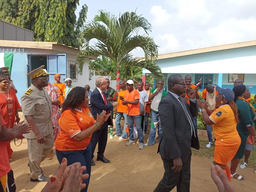 CAN 2023-Mardi  gras  : les enfants handicapés de la pouponnière de Dabou fêtent aux couleurs des Éléphants.