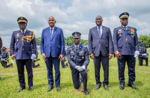 Défense : le PM Patrick Achi remet les épaulettes à une centaine d&#039;officiers