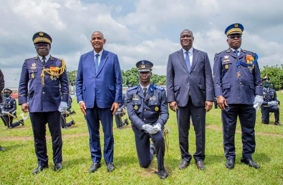 Défense : le PM Patrick Achi remet les épaulettes à une centaine d&#039;officiers