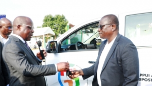 Côte d’Ivoire : remise de matériels roulants à des agents de santé pour renforcer leurs capacités opérationnelles